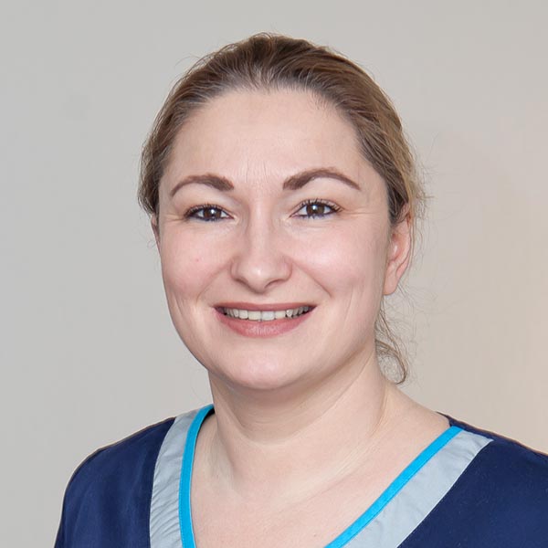 Frau Klein Zahnarzthelferin